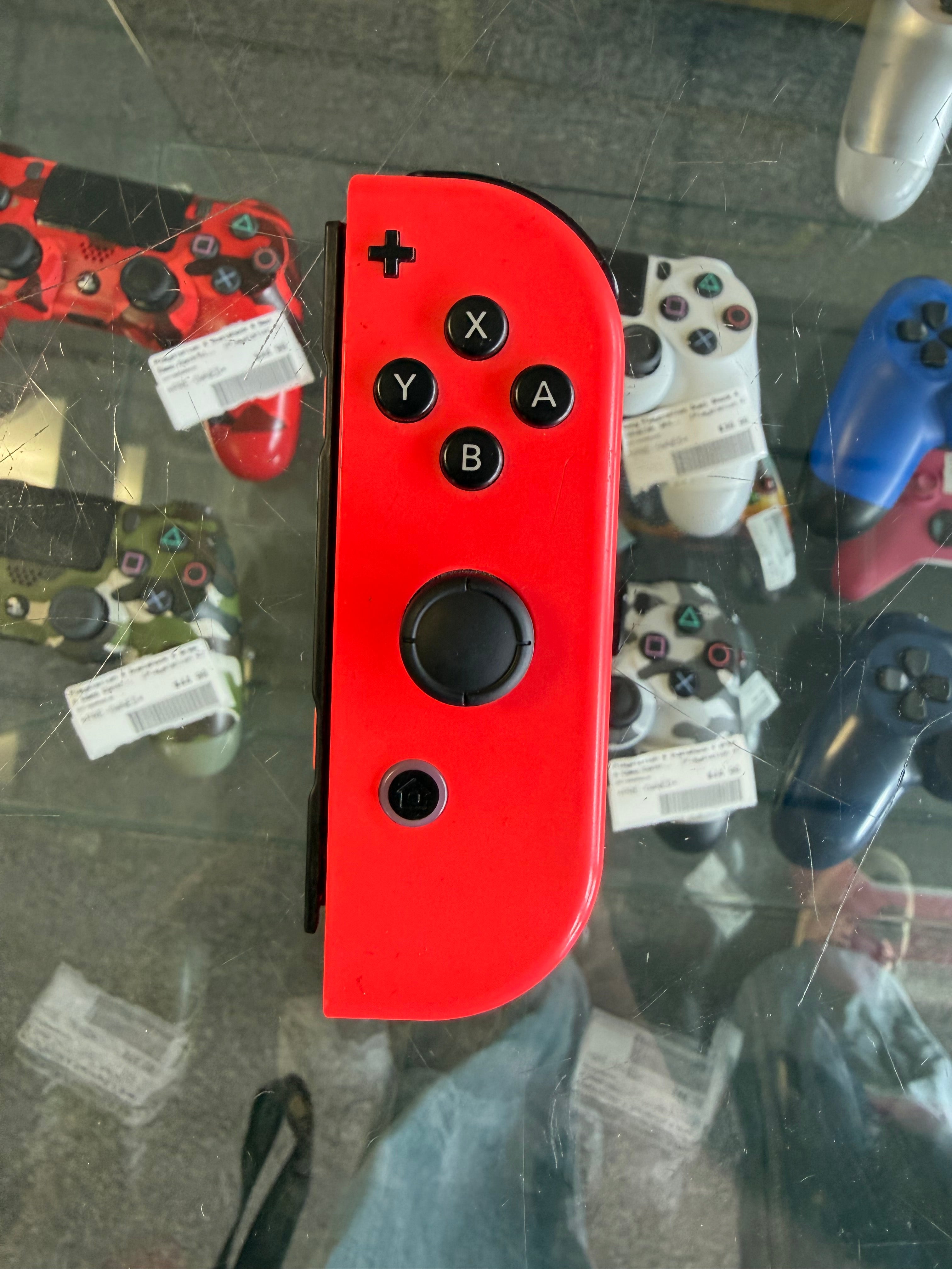Red Joy-Con (R) - Nintendo Switch